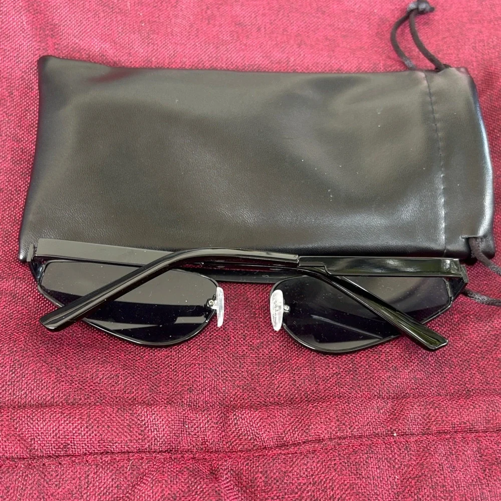 Black Cat-Eye Sunglasses - Picture 2 of 6